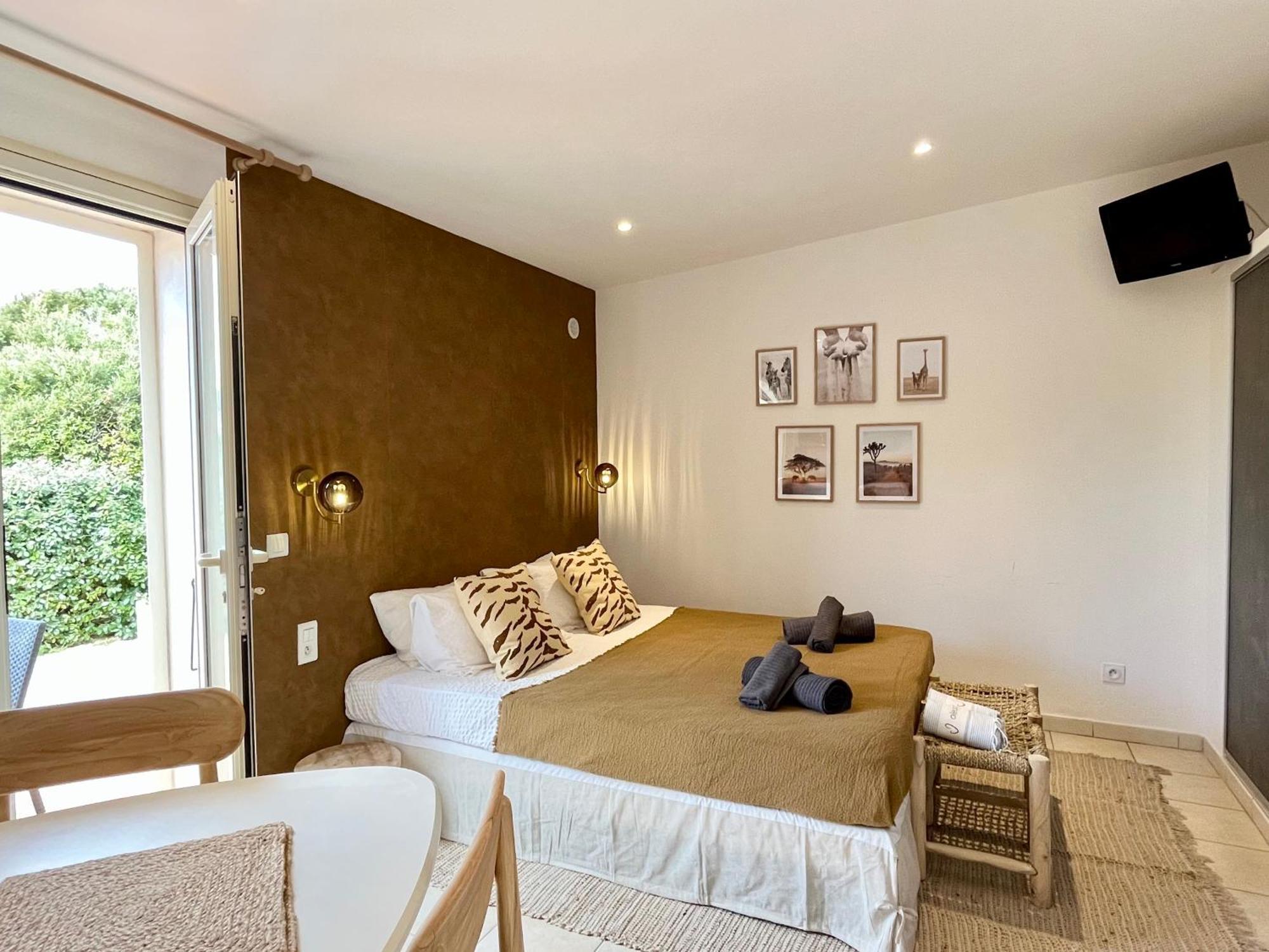Domaine De Licetto Aparthotel Бонифачо Стая снимка